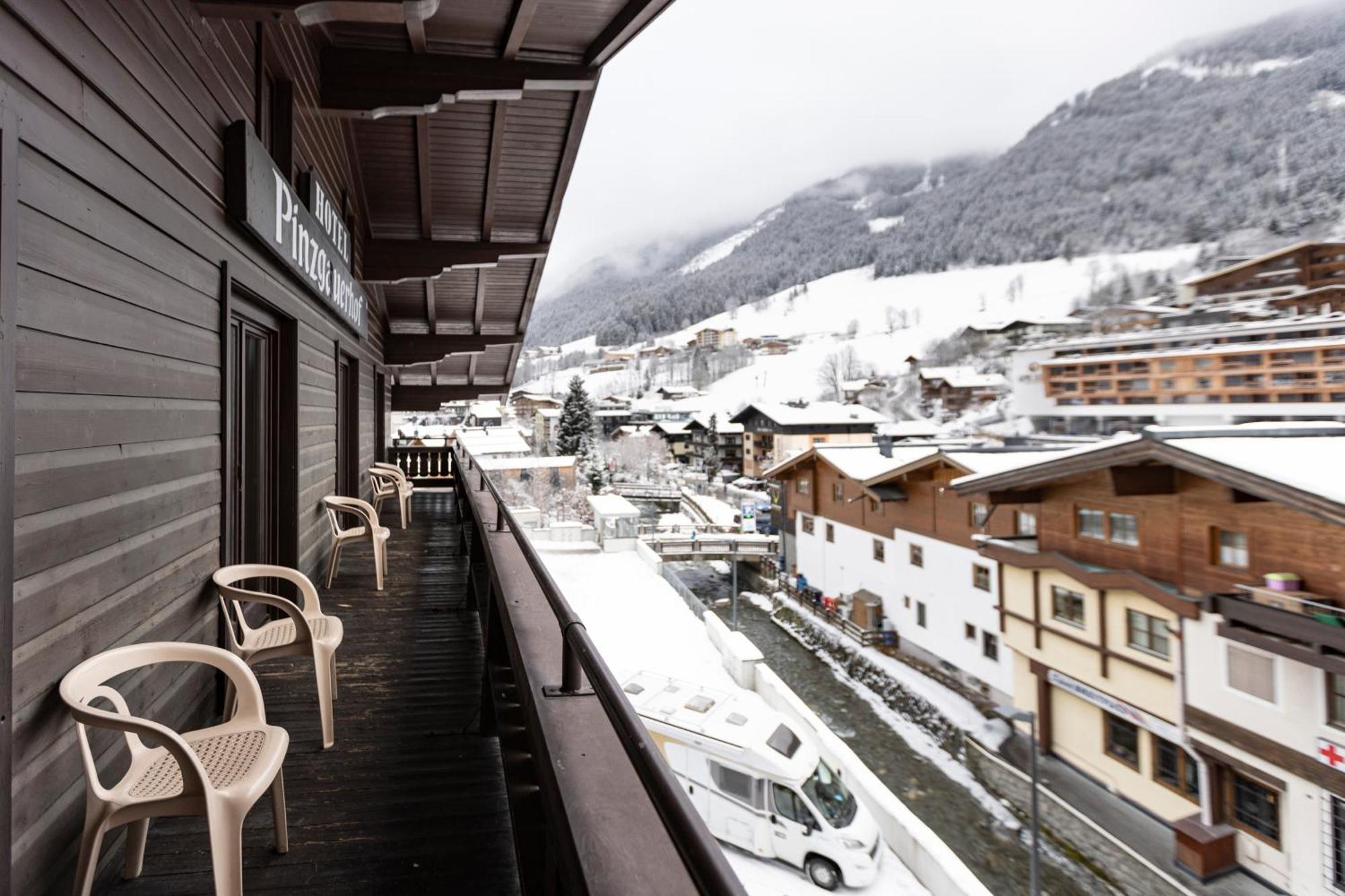 Hotel Pinzgauerhof - Inclusive Evening Dinner Saalbach-Hinterglemm Exteriör bild