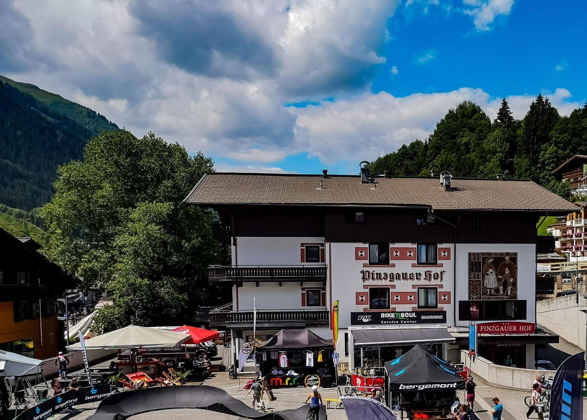 Hotel Pinzgauerhof - Inclusive Evening Dinner Saalbach-Hinterglemm Exteriör bild